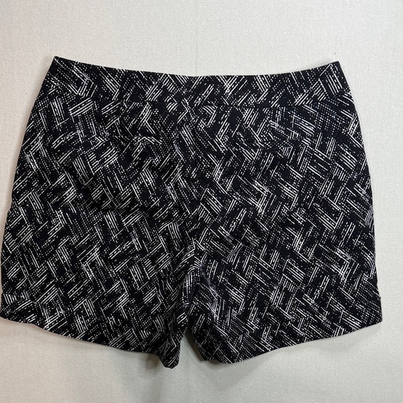 Apt. 9 Black and White Women's Shorts - Picture 2 of 8